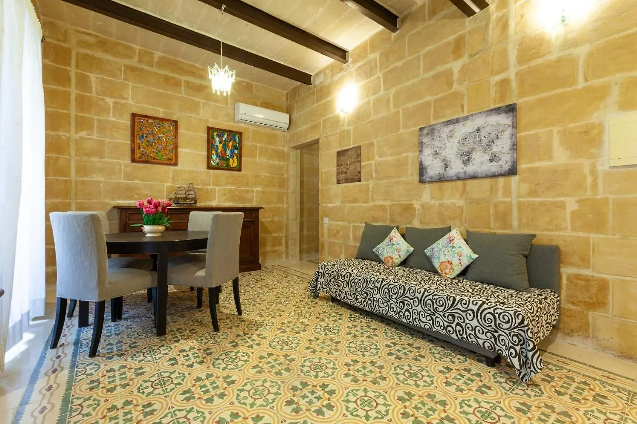 Stjulian'S Apartment A Few Steps From The Sea - Hosted By Sweetstay Saint Julian's