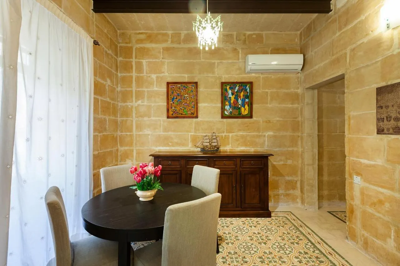 Stjulian'S Apartment A Few Steps From The Sea - Hosted By Sweetstay Saint Julian's
